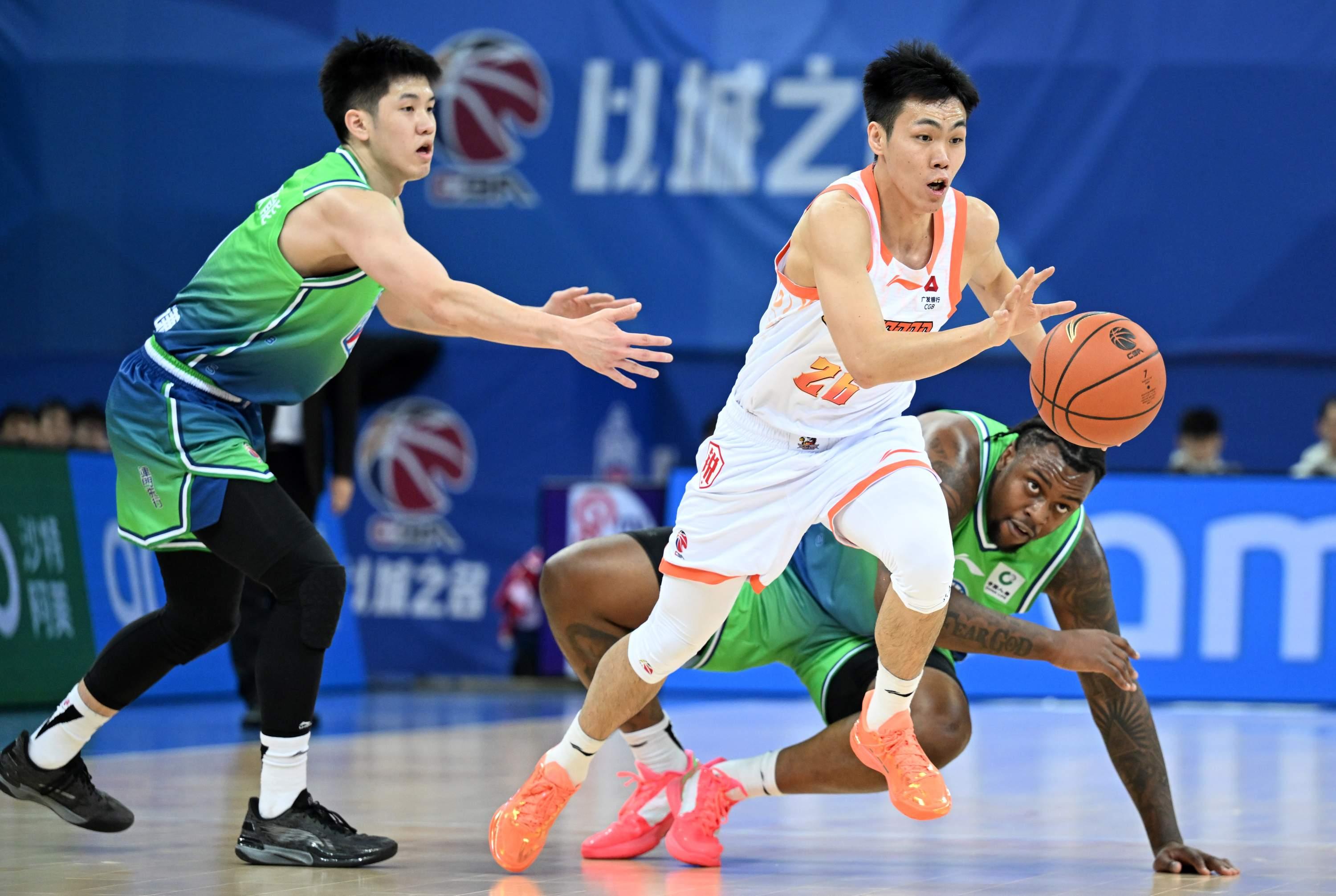 重磅！武汉三镇围绕CBA常规赛防线松动科维托娃连续十场比赛得分超过挺进下一轮，风云突变北京首钢转会期扳平良机的简单介绍